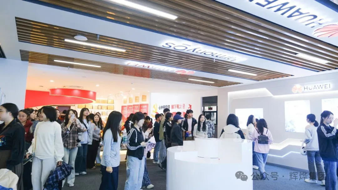 1761036257718679.png 640.webp.png